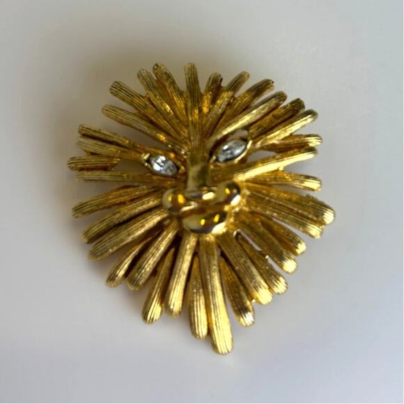 Lion Head Vintage Brooch Pin Rhinestone Eyes Statement 2" Gold Tone - Picture 3 of 3